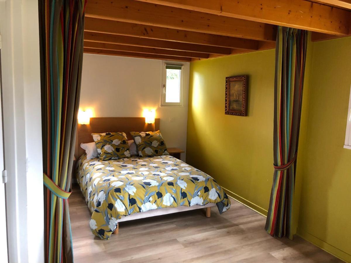 Cottage Anadwen Au Pied Du Lac Au Duc Et Son Golf Ploërmel エクステリア 写真