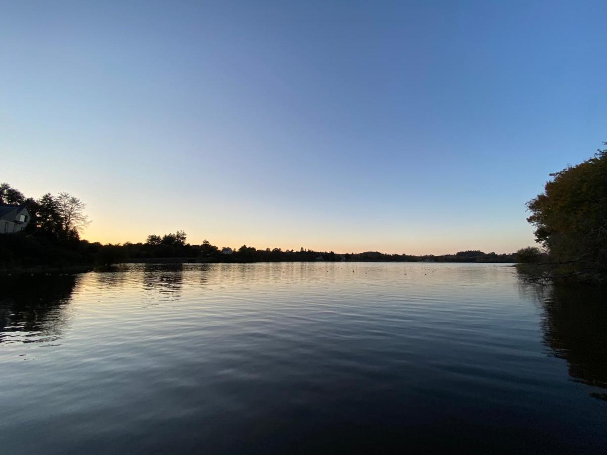 Cottage Anadwen Au Pied Du Lac Au Duc Et Son Golf Ploërmel エクステリア 写真