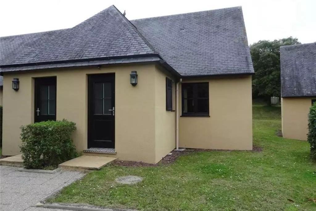 Cottage Anadwen Au Pied Du Lac Au Duc Et Son Golf Ploërmel エクステリア 写真